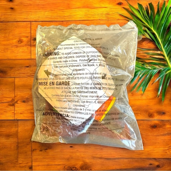 VINTAGE 2017 McDonald’s Super Mario Yoshi Toy - SEALED - Picture 2 of 4